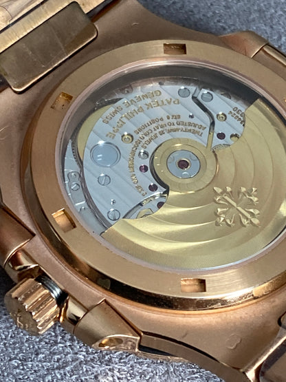 PATEK PHILIPPE 5711 Rose gold- clean  السعر مليون