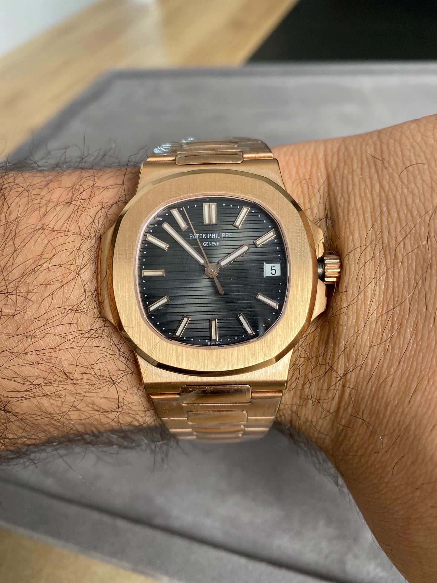 PATEK PHILIPPE 5711 Rose gold- clean  السعر مليون