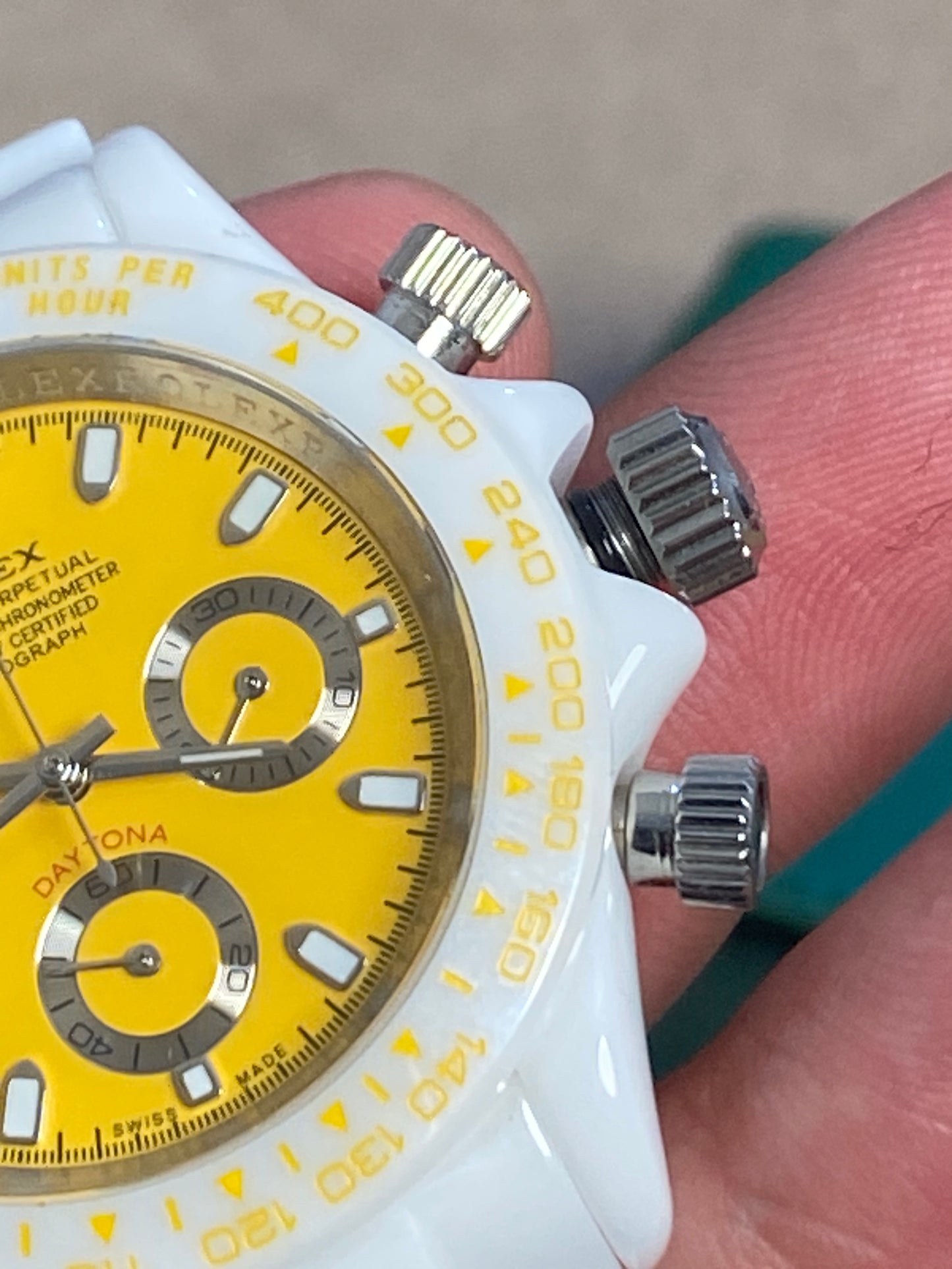 رولكس دايتونا اصدار نادر جداً - الساعة كلين طبق الأصل  ماكينة سويسري بتعقيدة الكوزموجراف