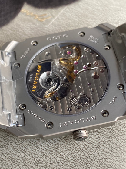 Bulgari Octo Finissimo - انحف ساعة بالعالم ماكينة سويسريو تيتانيون - القطعة الوحيدة بالعراق