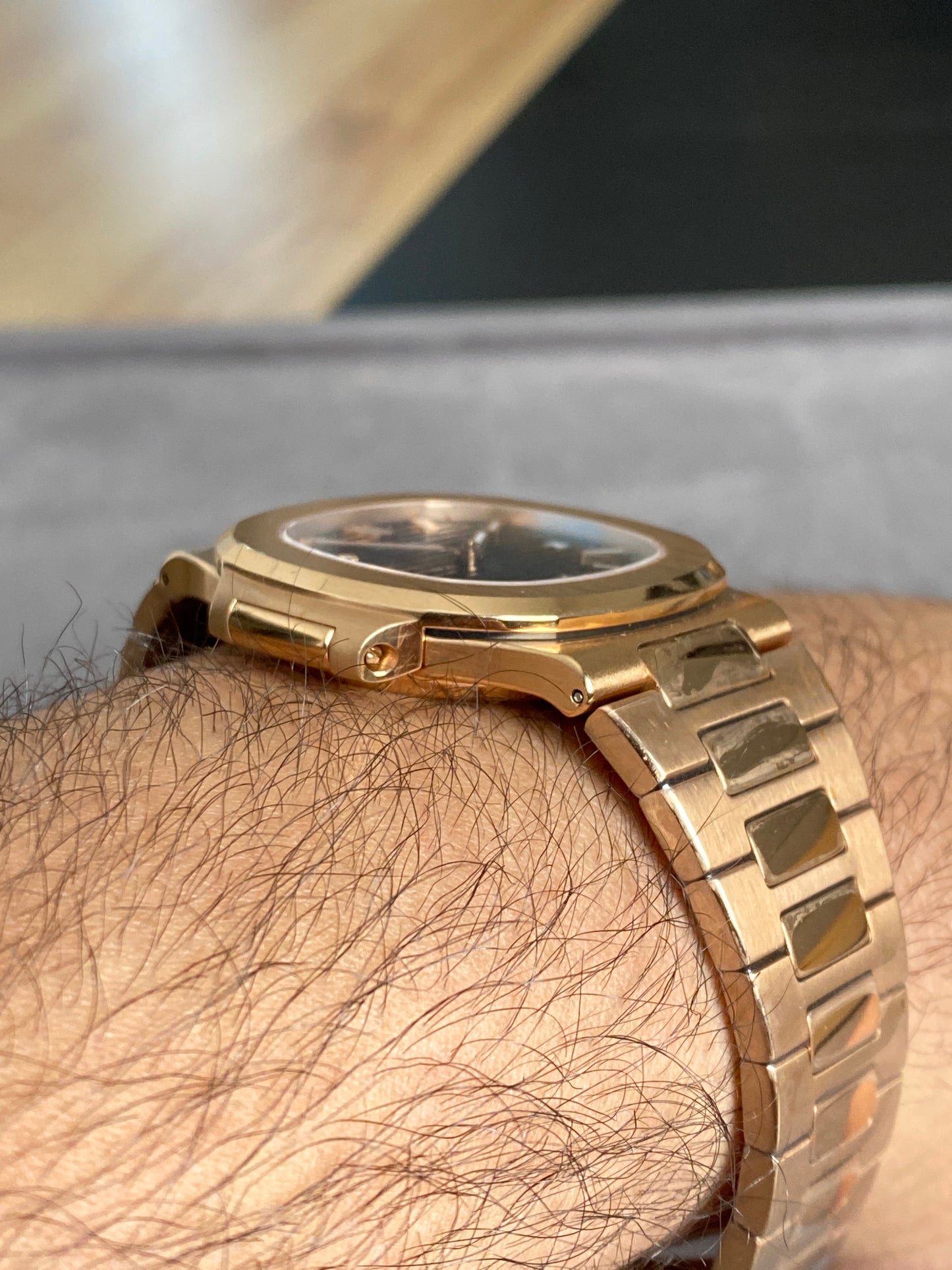 PATEK PHILIPPE 5711 Rose gold- clean  السعر مليون