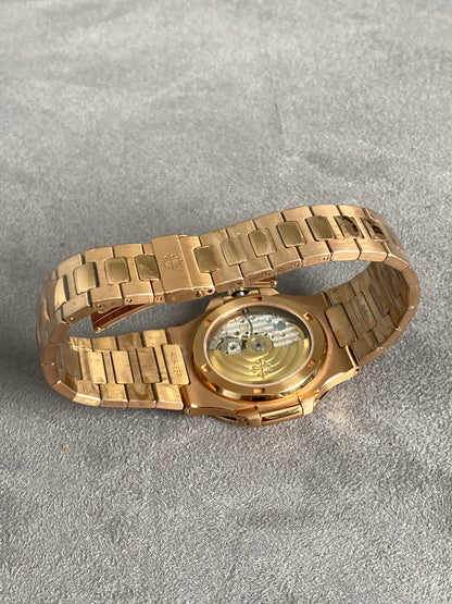 PATEK PHILIPPE 5711 Rose gold- clean  السعر مليون