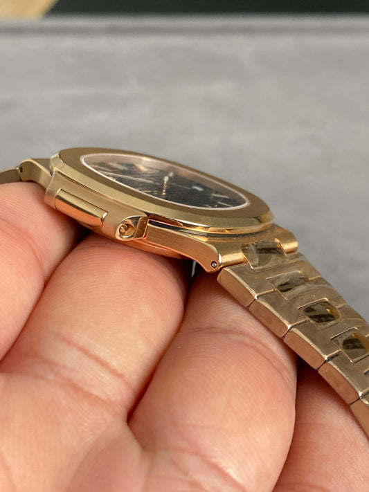 PATEK PHILIPPE 5711 Rose gold- clean  السعر مليون